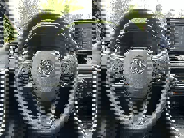 Used 2022 Toyota RAV4 XLE w/ Convenience Package AWD/4WD image 8