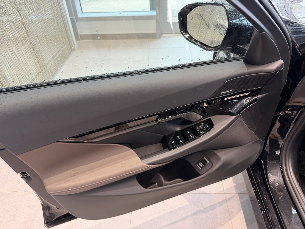 New 2026 BMW 530i xDrive w/ M Sport Package image 11