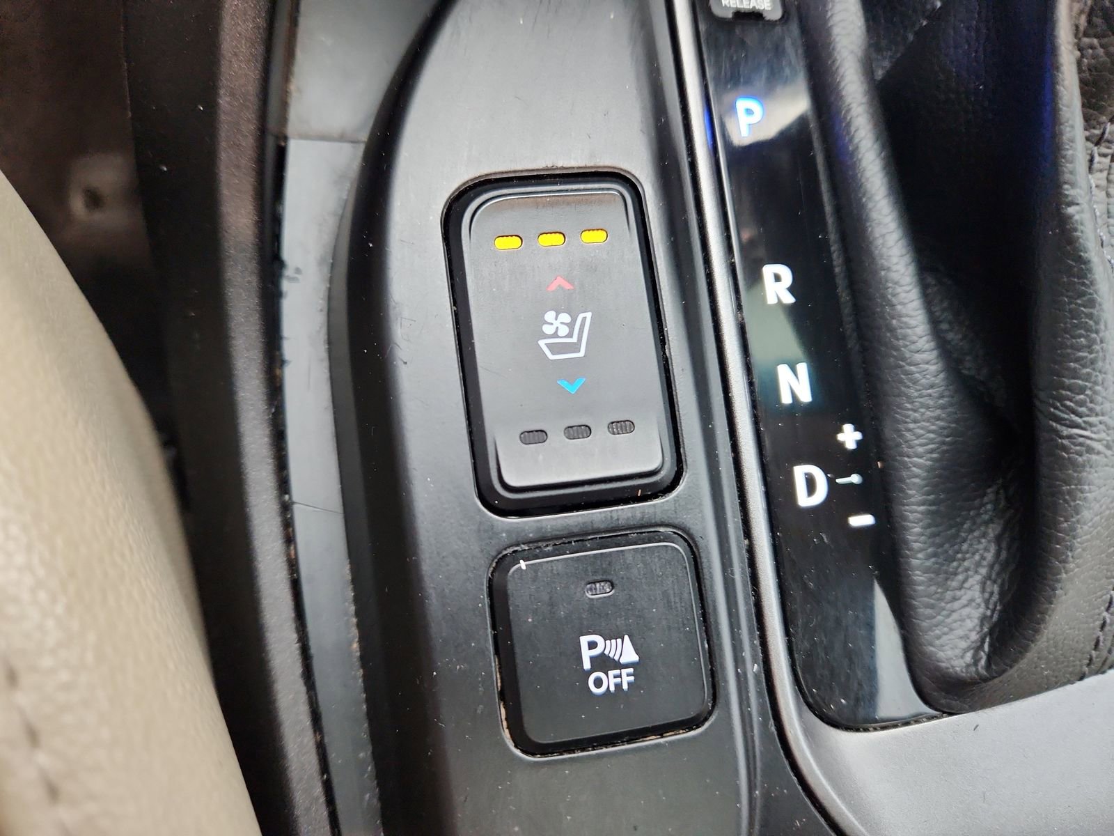 Used 2014 Hyundai Santa Fe Sport w/ Technology Package 04 image 22