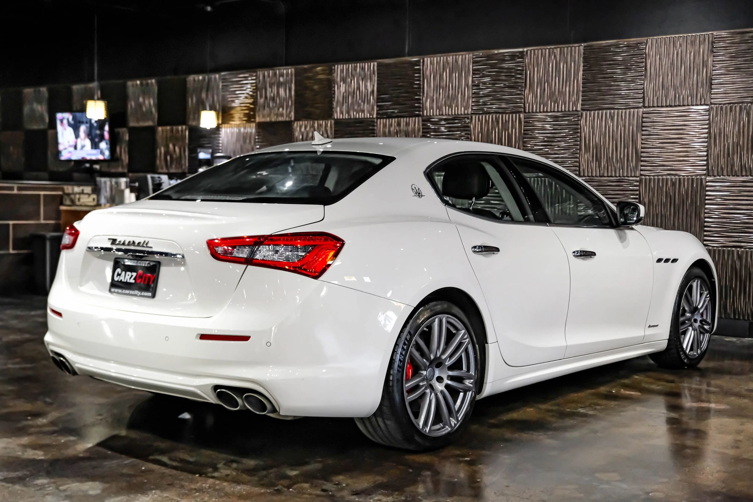 Used 2018 Maserati Ghibli S GranLusso AWD/4WD image 9