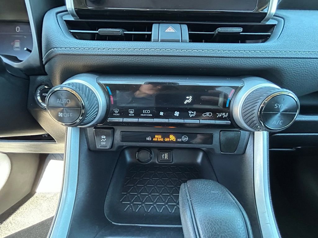 Used 2024 Toyota RAV4 XLE image 25