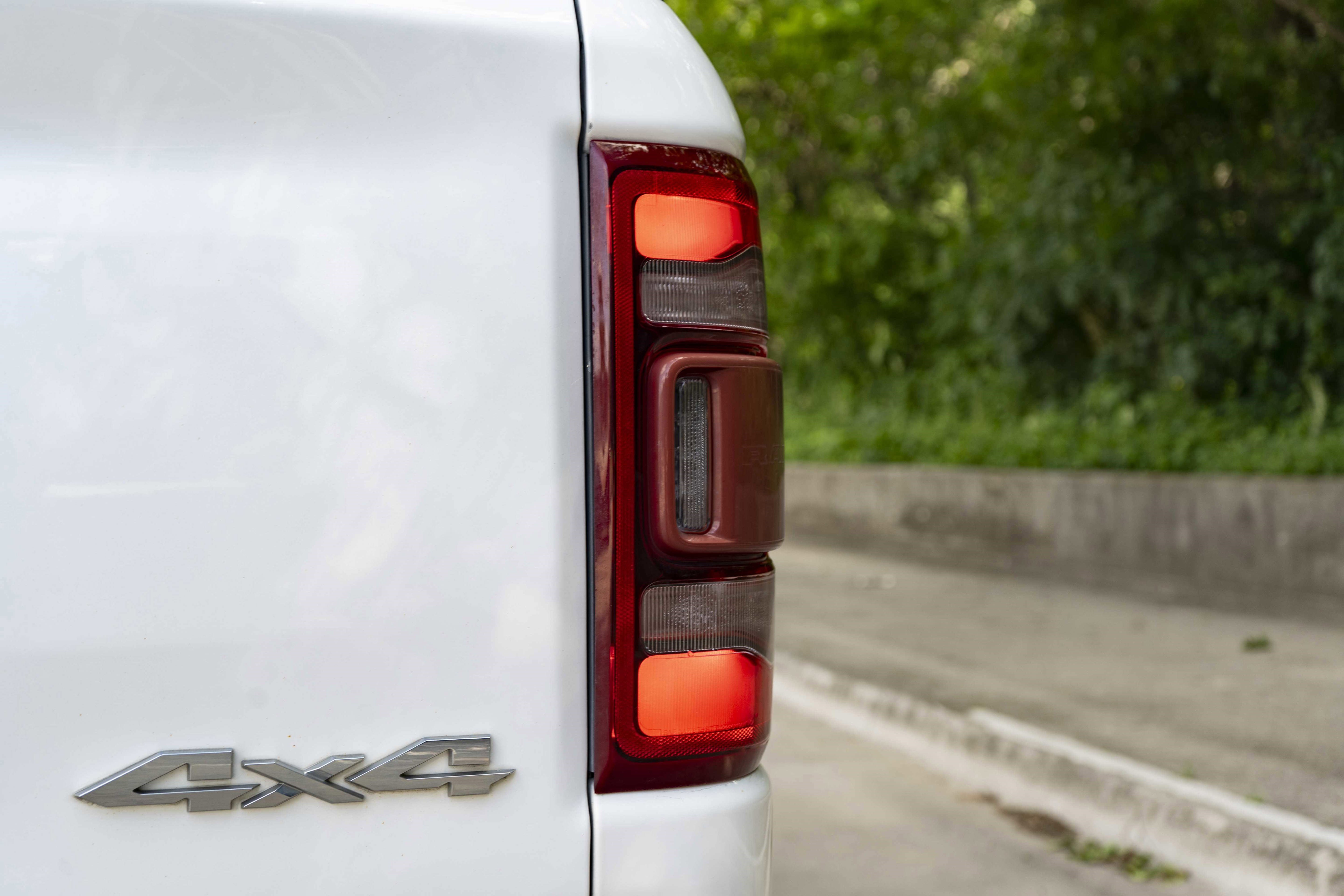 Used 2019 RAM 1500 Laramie AWD/4WD image 13