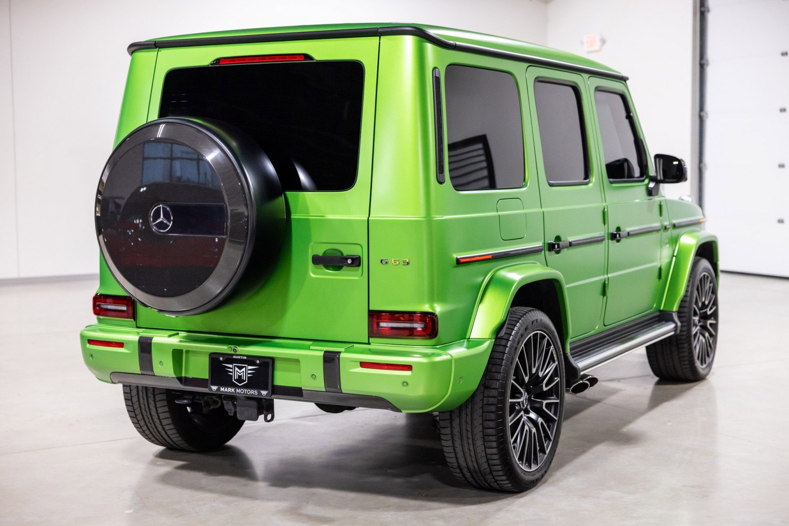 Used 2025 Mercedes-Benz G 63 AMG 4MATIC w/ AMG Carbon Fiber Package image 9