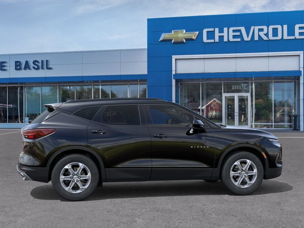 New 2026 Chevrolet Blazer LT w/ Convenience Package FWD image 5