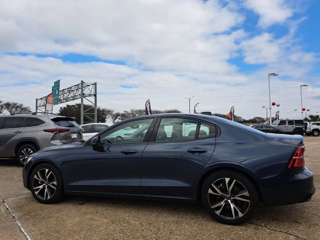 Used 2024 Volvo S60 B5 Core image 7