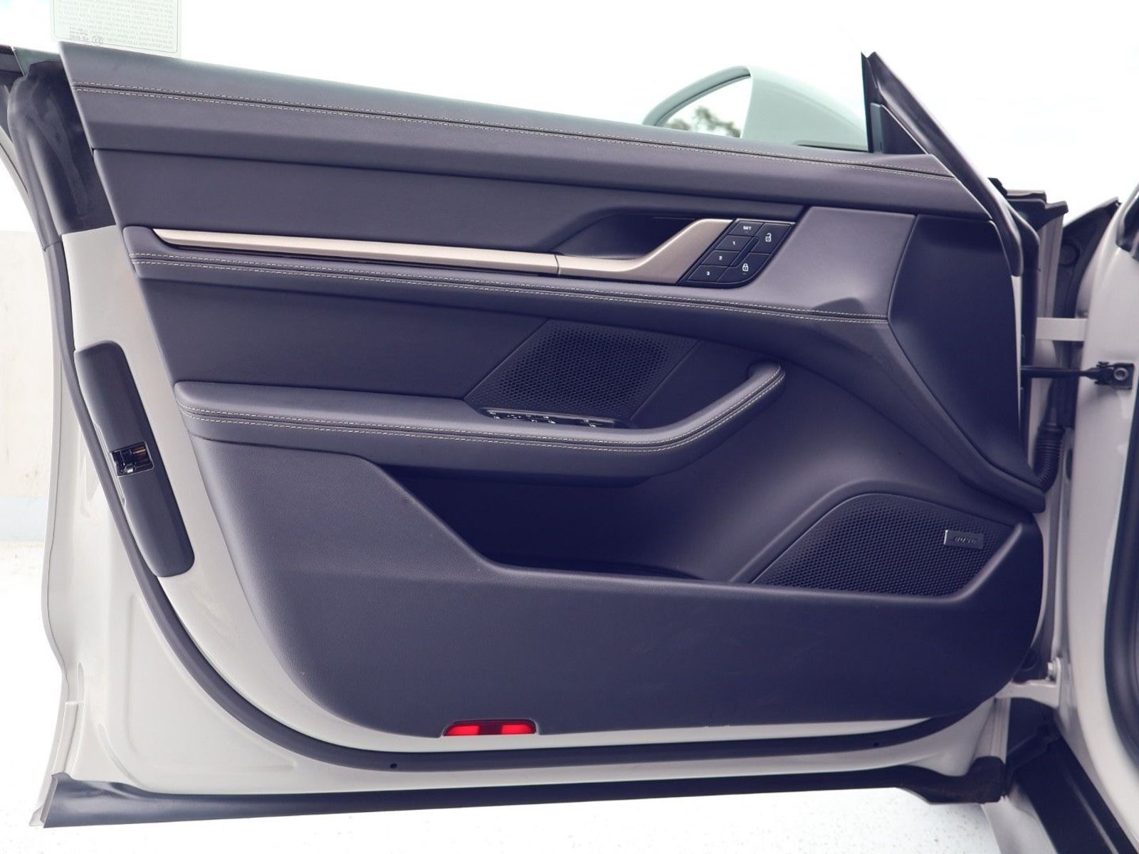 Certified 2025 Porsche Taycan Turbo AWD/4WD image 14