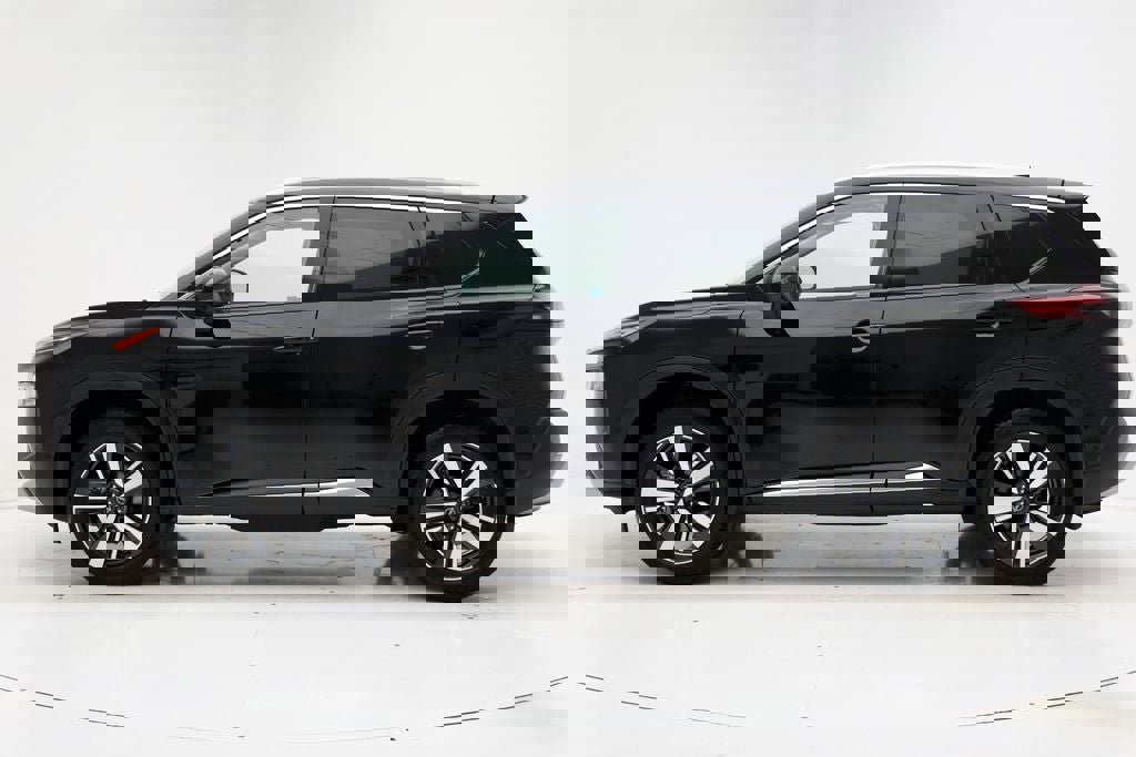 Used 2023 Nissan Rogue Platinum w/ Platinum Premium Package image 6