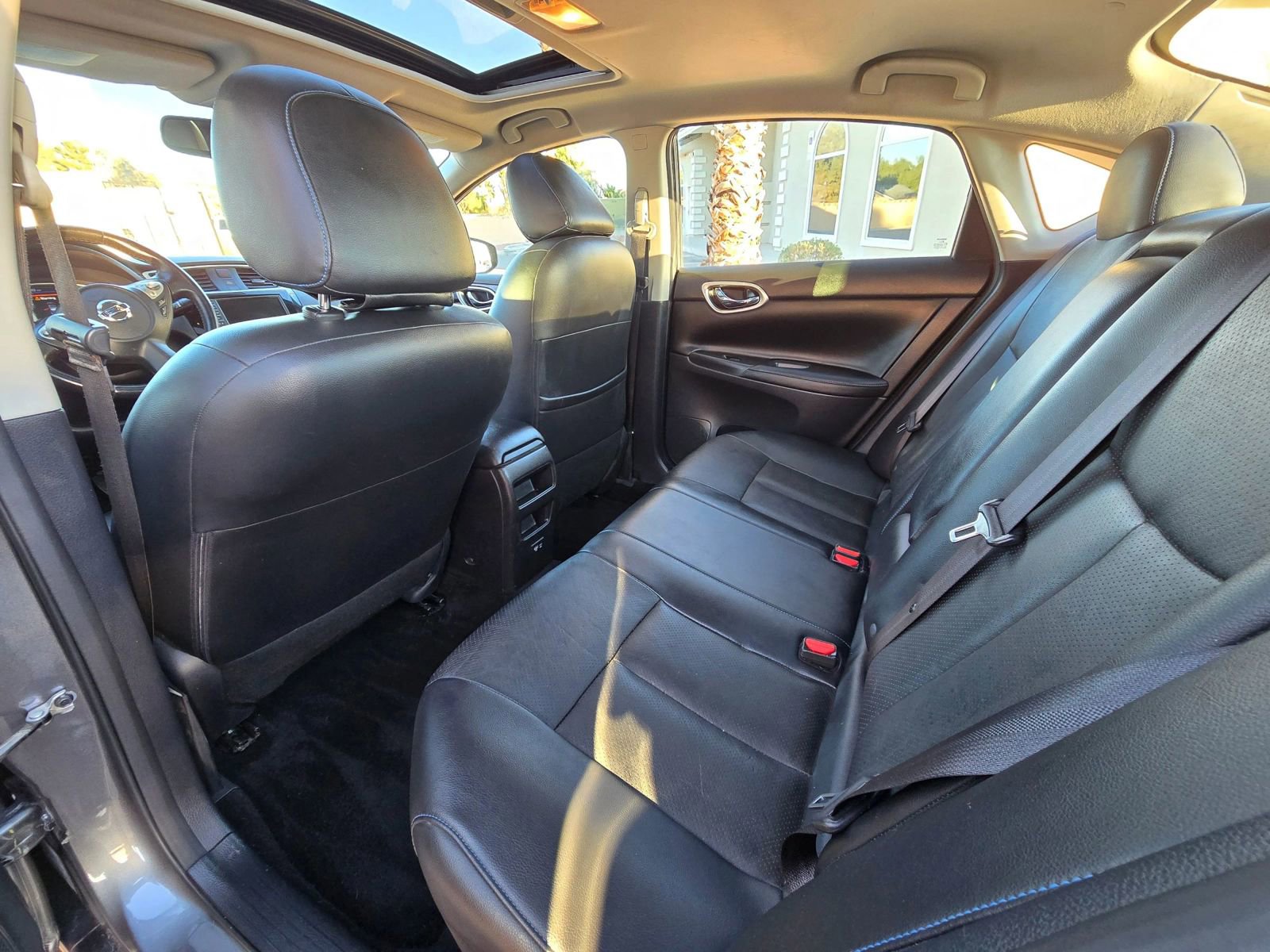 Used 2019 Nissan Sentra SR w/ Premium Package (SR) image 17