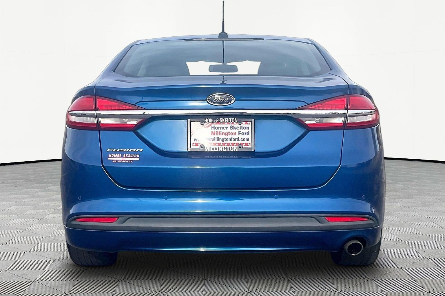 Used 2017 Ford Fusion SE w/ Fusion SE Technology Package image 4