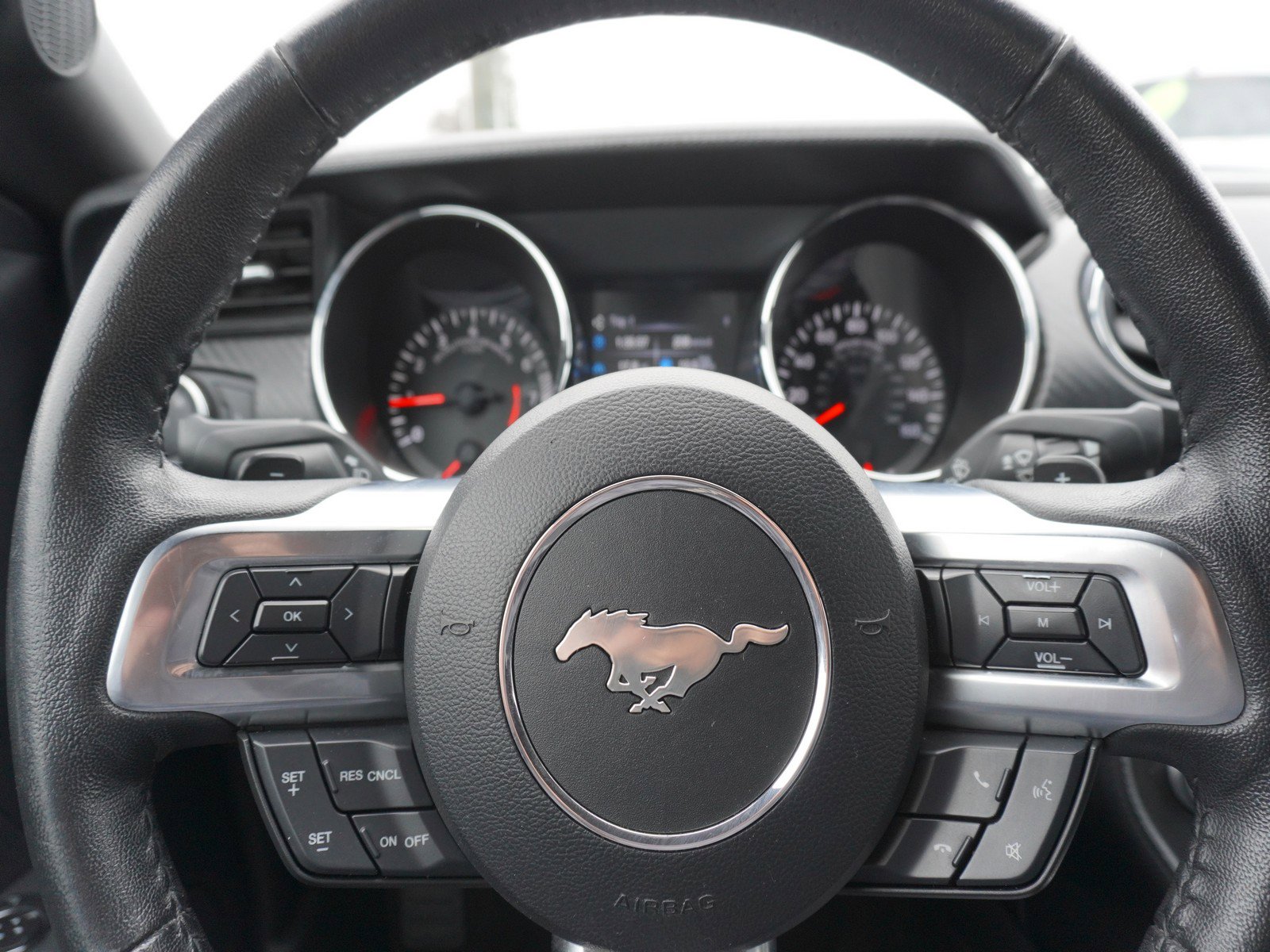 Used 2017 Ford Mustang Coupe image 14