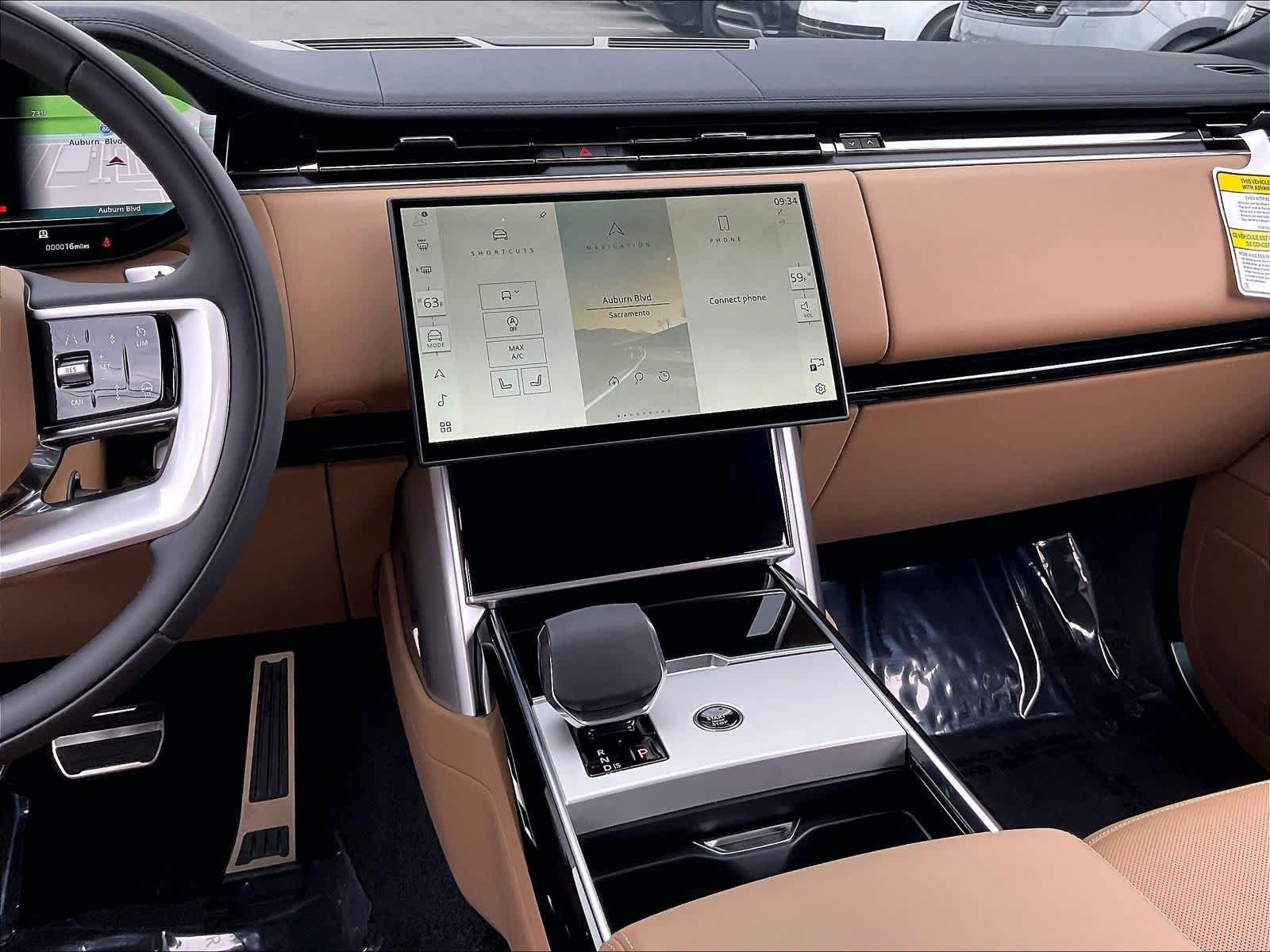 New 2026 Land Rover Range Rover Long Wheelbase SE AWD/4WD image 9
