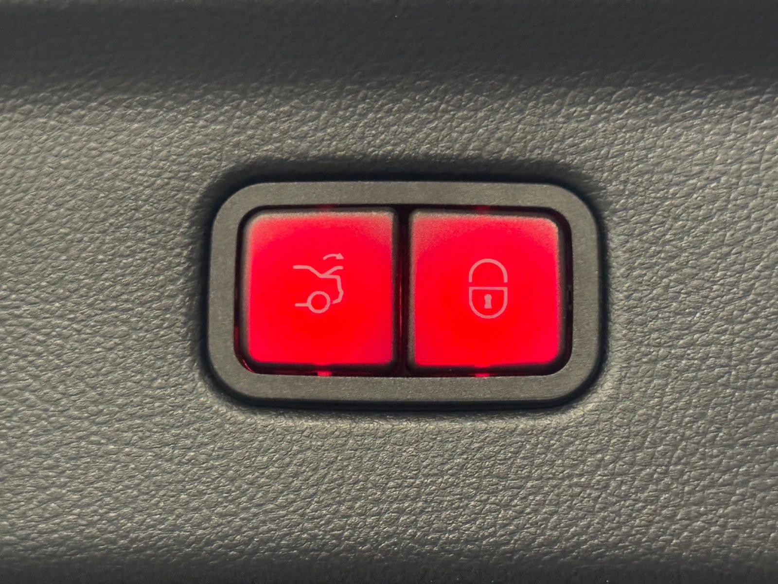 Used 2024 Mercedes-Benz S 580e 4MATIC Sedan image 15