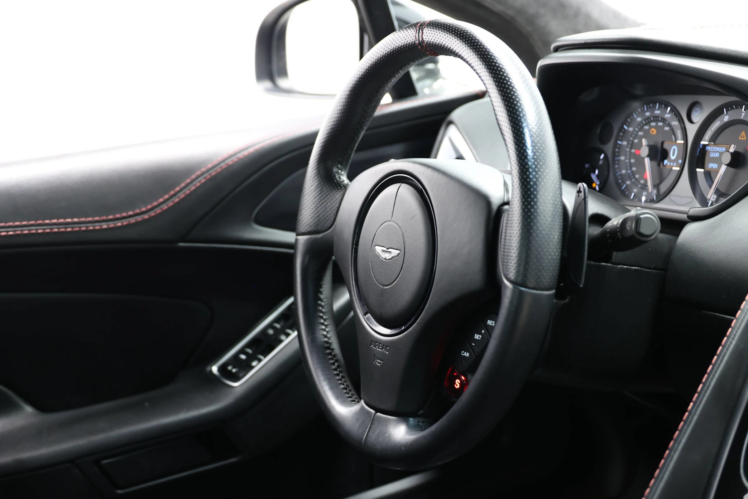 Used 2014 Aston Martin Vanquish Coupe RWD image 82