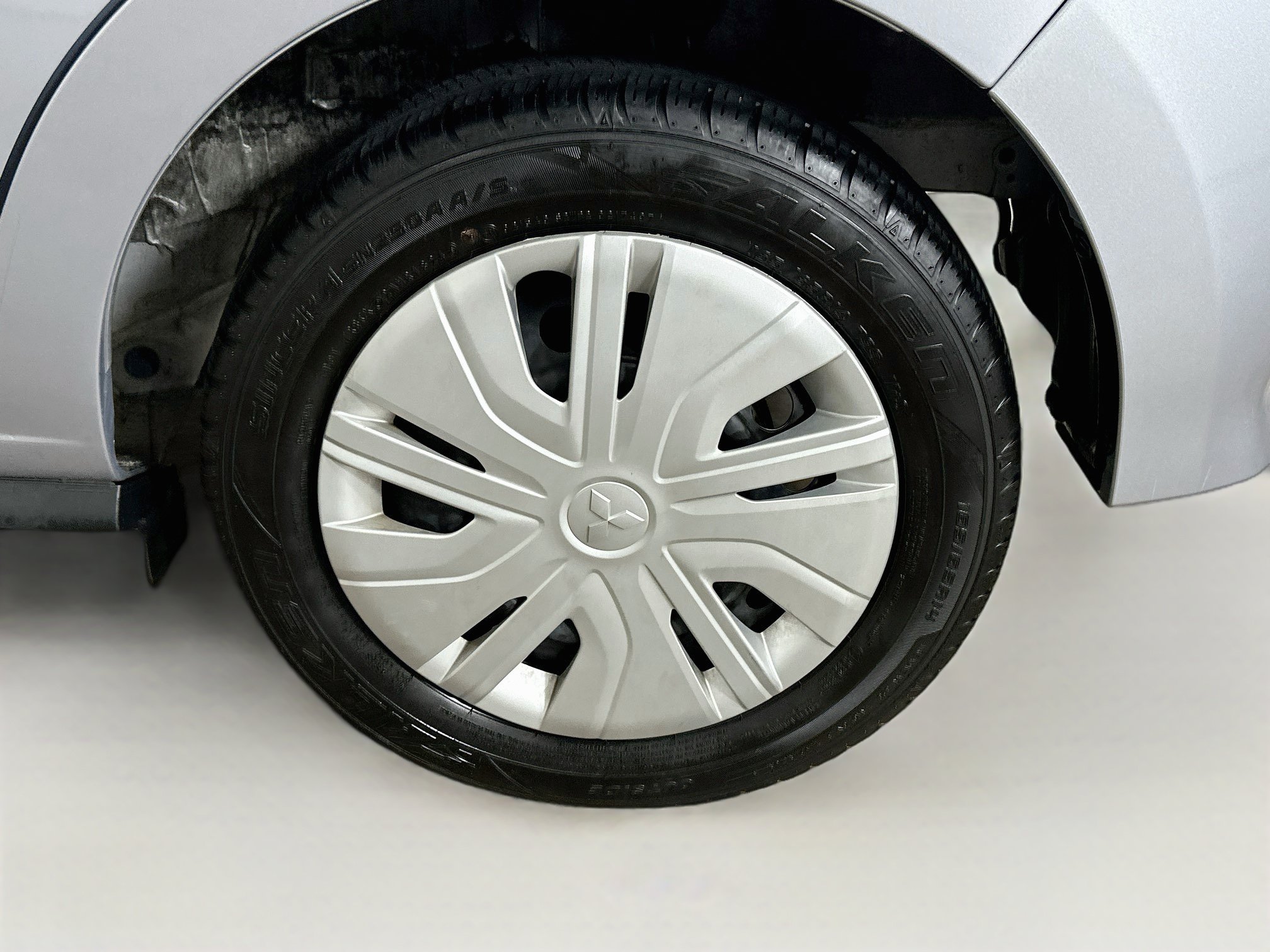 Used 2024 Mitsubishi Mirage ES FWD image 11