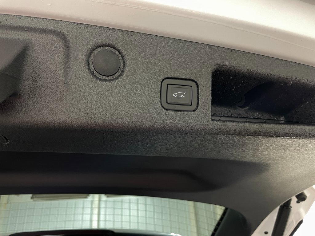 Used 2024 Chevrolet Equinox Premier image 46