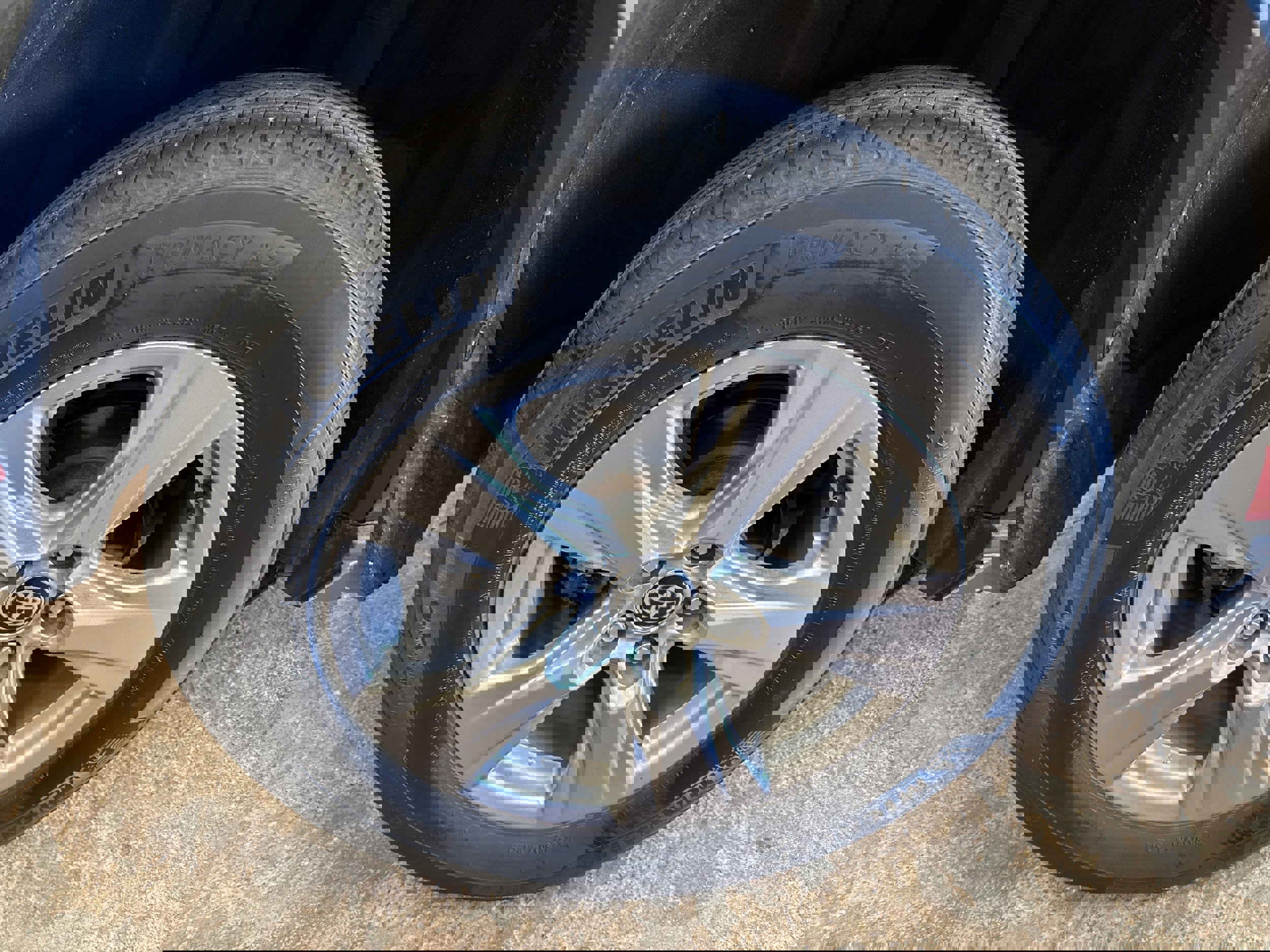 Used 2023 Toyota RAV4 XLE w/ Convenience Package image 11