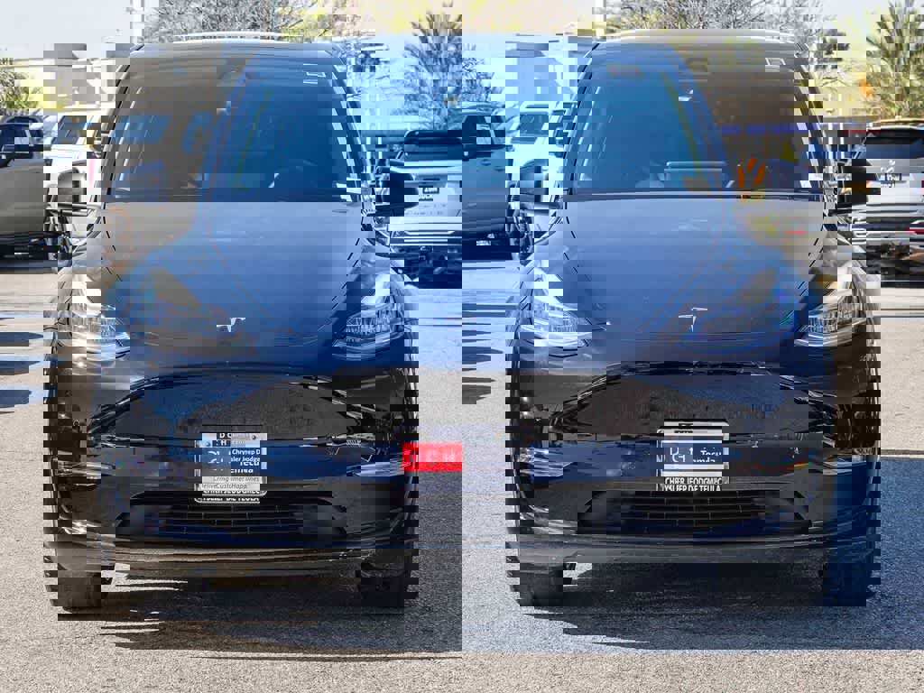Used 2022 Tesla Model Y Long Range image 2