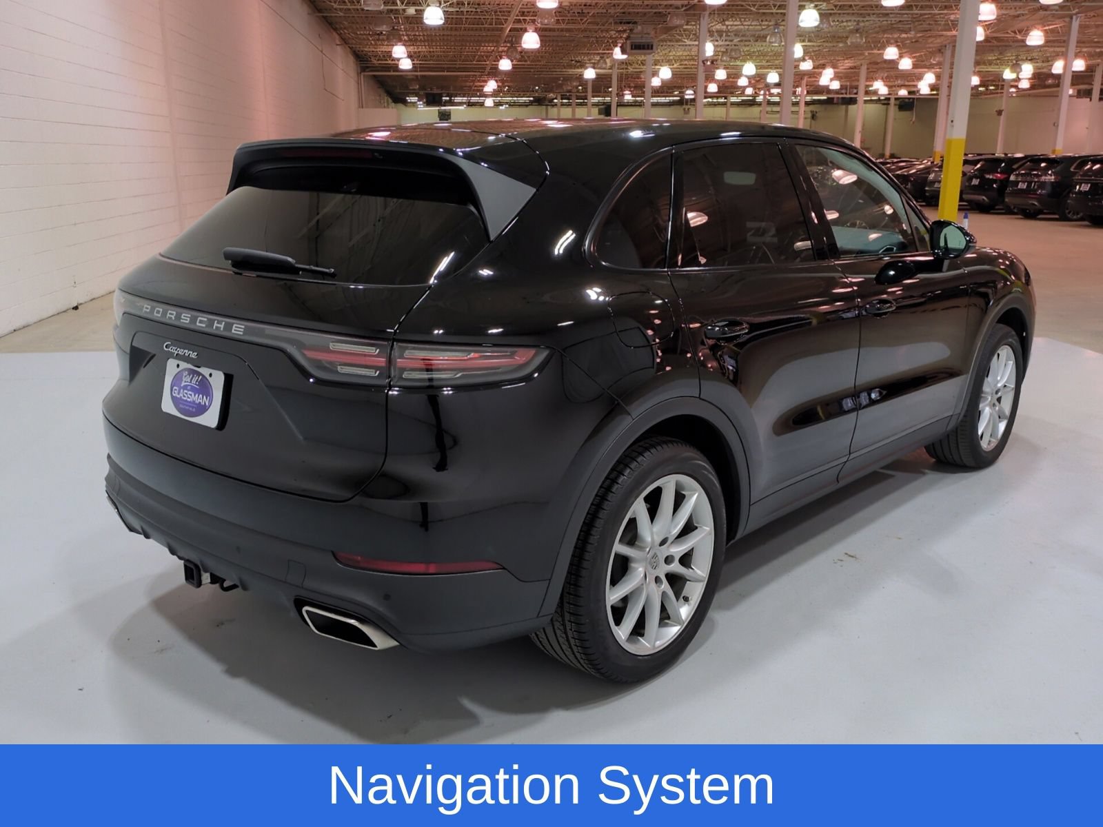 Used 2022 Porsche Cayenne w/ Premium Package AWD/4WD image 3