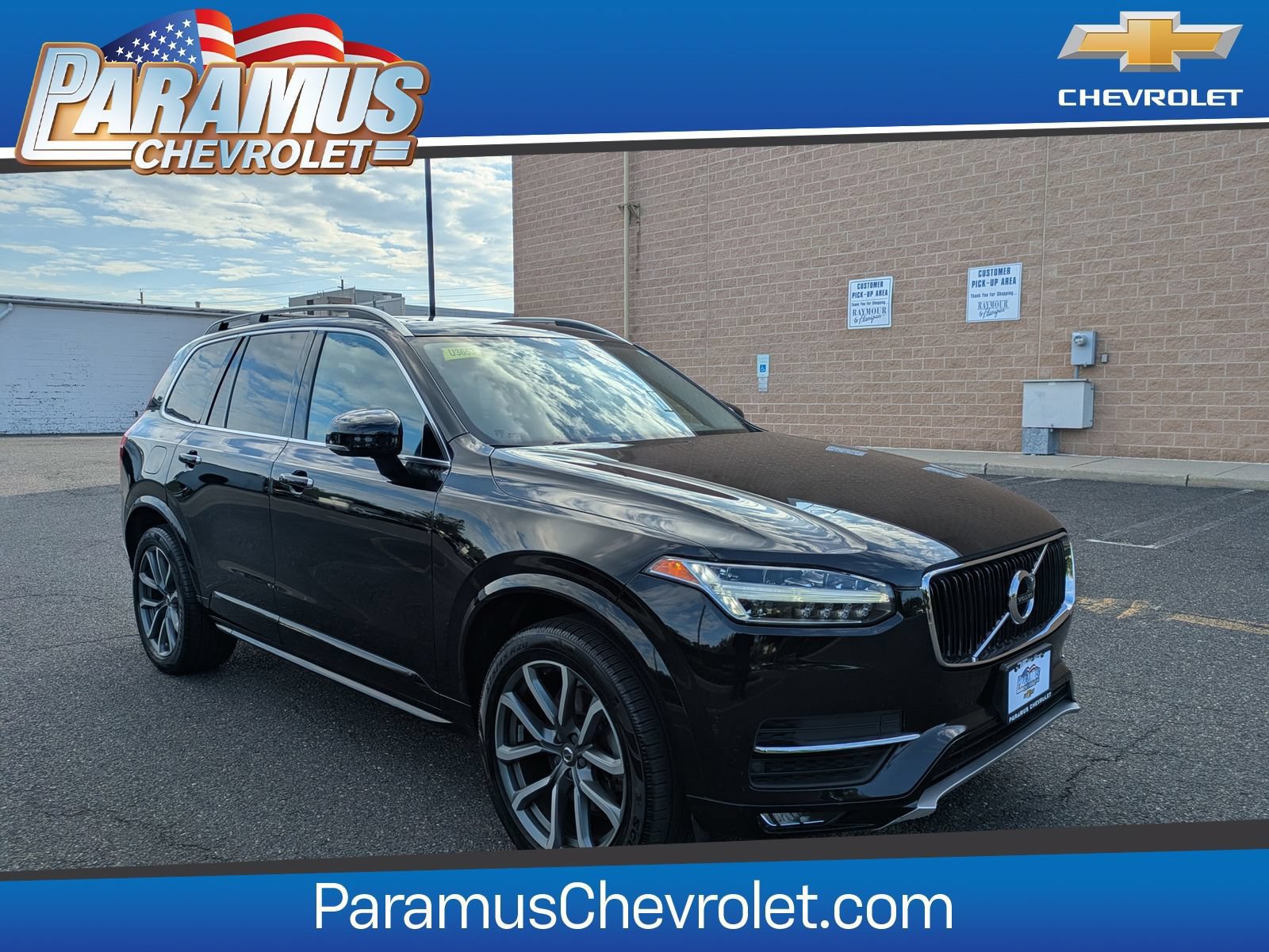 Used 2019 Volvo XC90 T5 Momentum w/ Multimedia Package AWD/4WD image 1