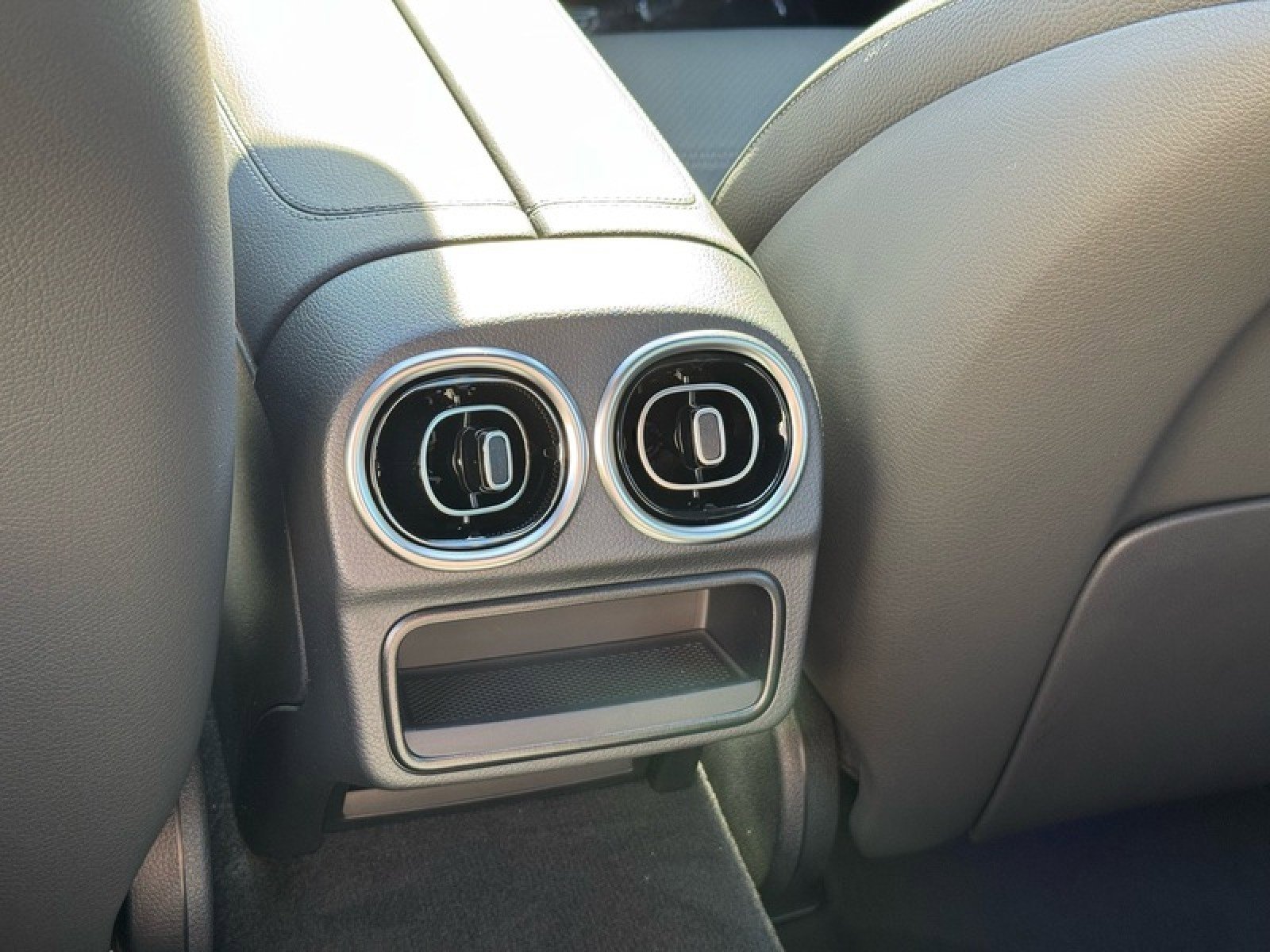 New 2025 Mercedes-Benz C 300 4MATIC Sedan image 17