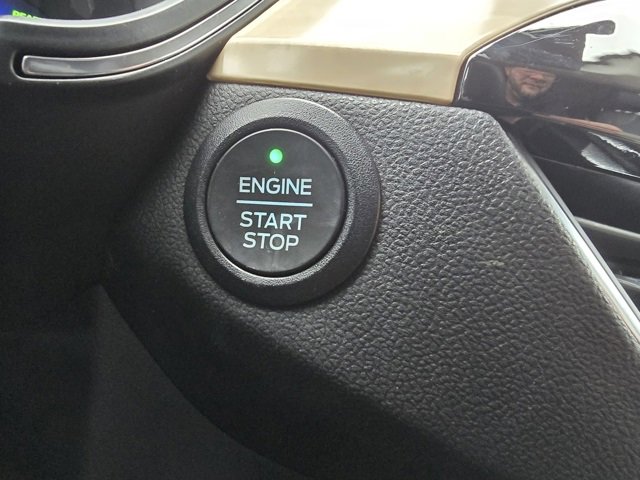 Used 2022 Ford Escape Titanium w/ Titanium Premium Package image 25