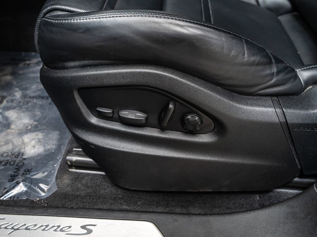 Used 2022 Porsche Cayenne S AWD/4WD image 28
