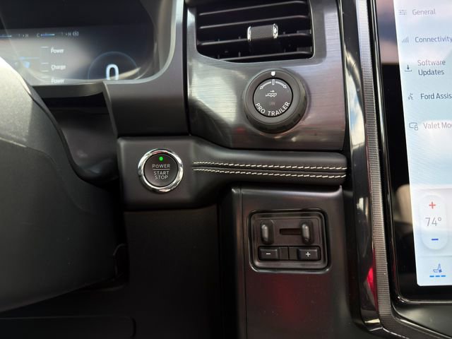 Used 2025 Ford F150 Lightning Platinum AWD/4WD image 40