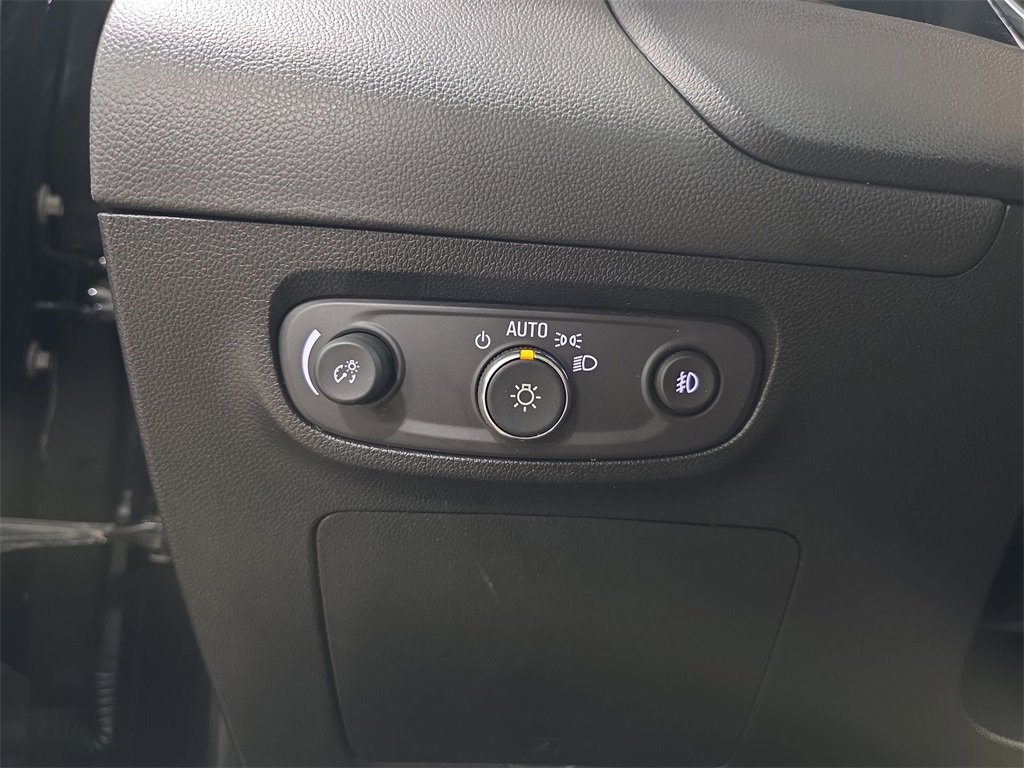 Used 2021 Buick Encore GX Select image 25