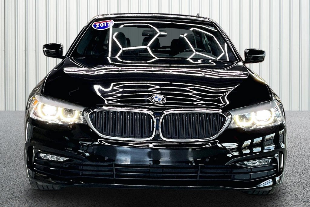 Used 2017 BMW 530i xDrive AWD/4WD image 2