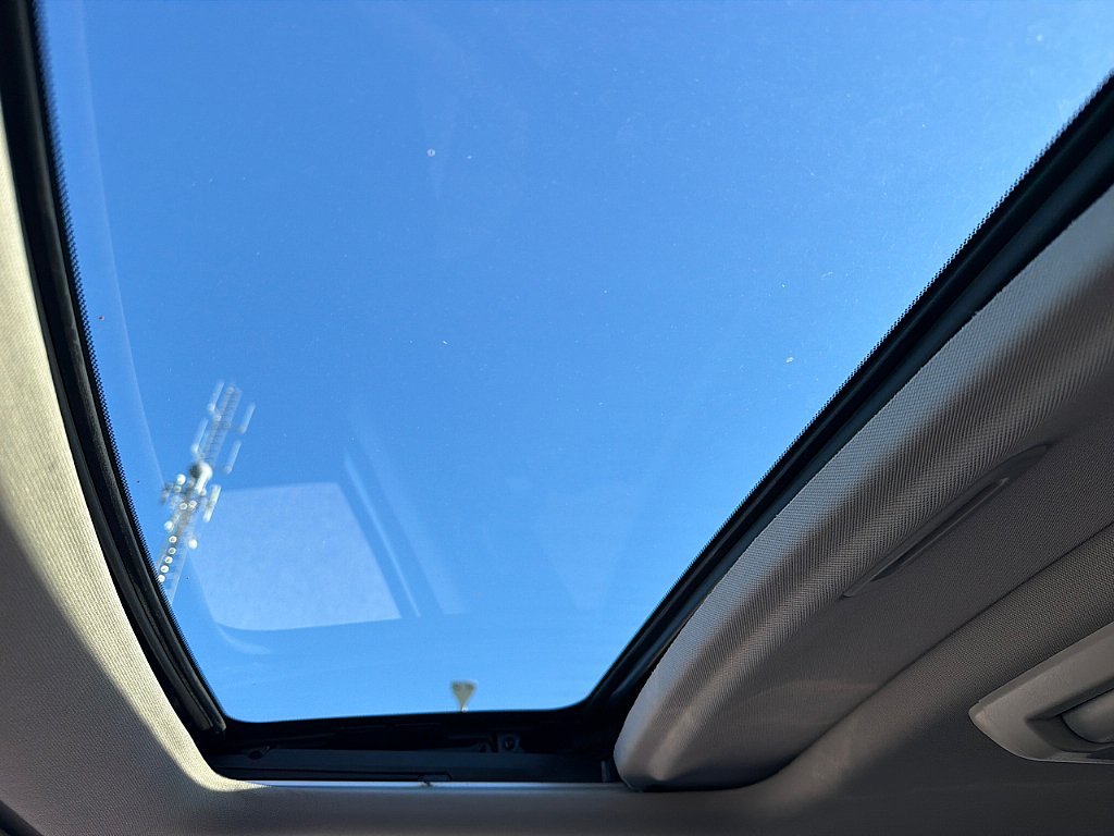 Used 2014 Honda Odyssey Touring Elite image 16