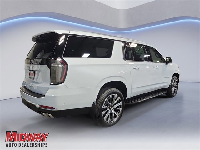 New 2026 Chevrolet Suburban High Country image 5