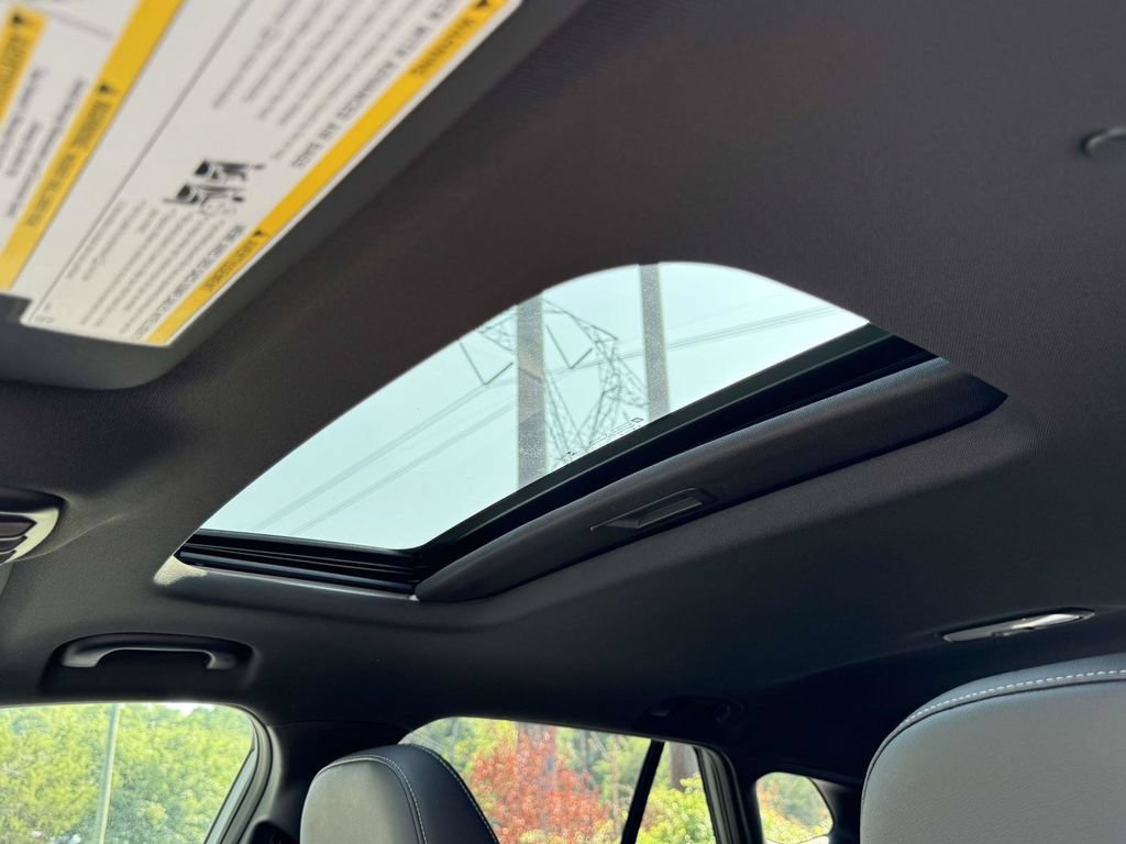 New 2026 Chevrolet Trax RS w/ Sunroof Package FWD image 21