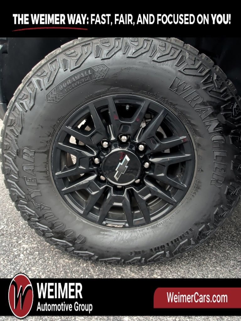 Used 2025 Chevrolet Silverado 2500 ZR2 AWD/4WD image 14
