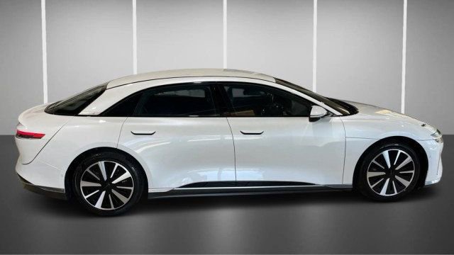 Used 2023 Lucid Air Pure image 4