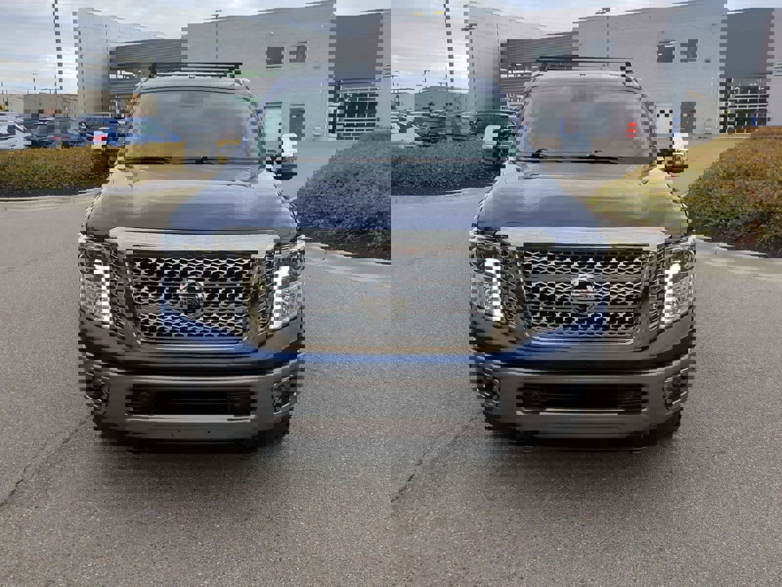 Used 2018 Nissan Titan Platinum Reserve w/ Platinum Utility Package image 3