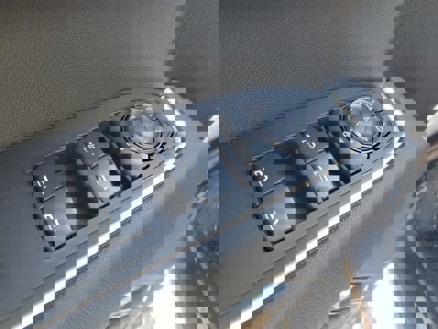 New 2026 GMC Sierra 1500 SLE image 9