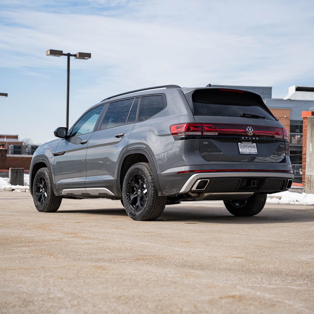 New 2026 Volkswagen Atlas Peak Edition image 5