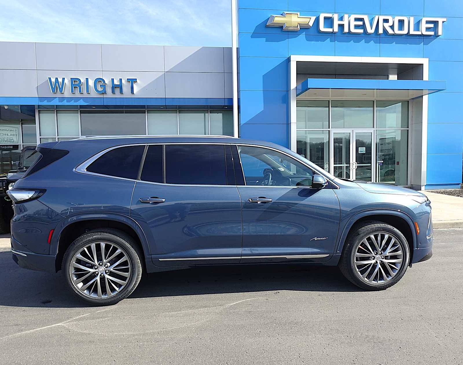 New 2026 Buick Enclave Avenir w/ Super Cruise Package AWD/4WD image 2