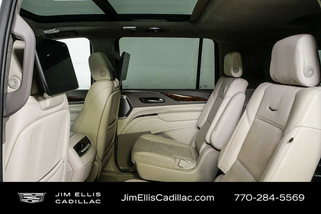 Used 2024 Cadillac Escalade ESV Sport Platinum w/ Heavy-Duty Trailer Package image 19