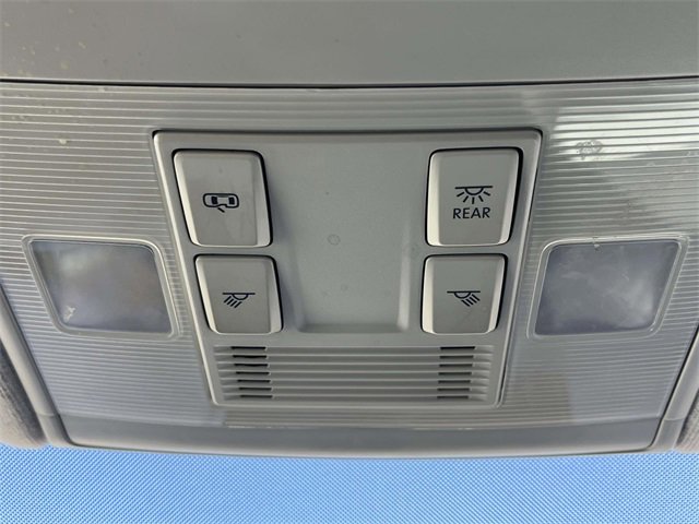 Used 2018 Volkswagen Tiguan S image 30