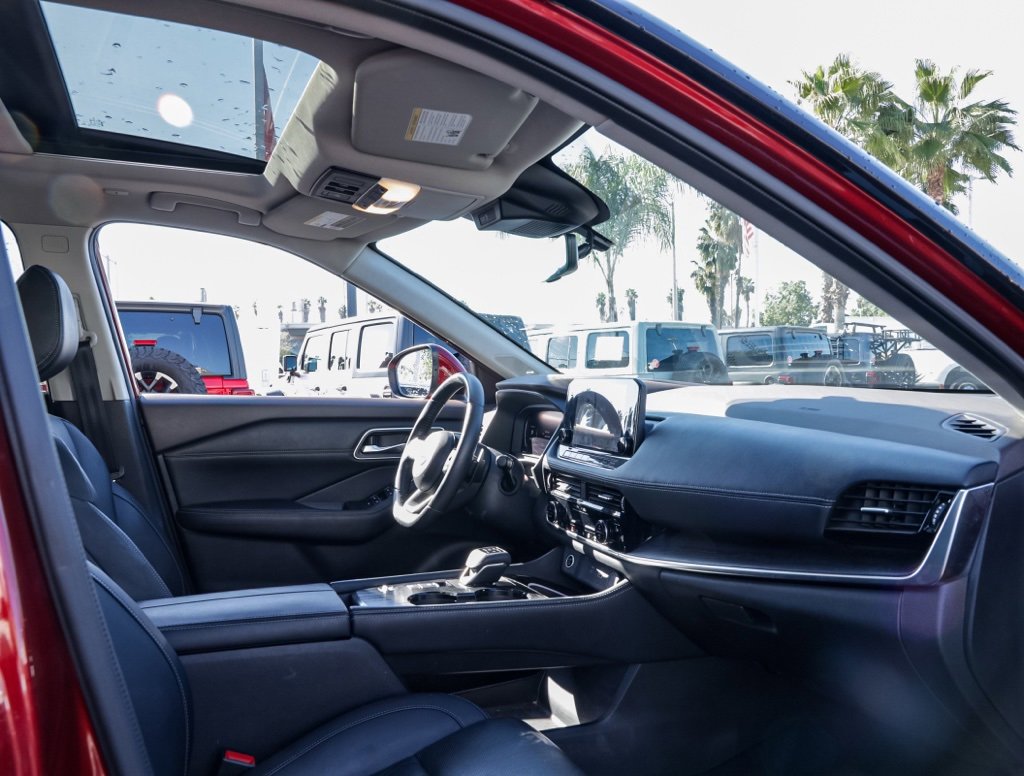 Used 2023 Nissan Rogue Platinum w/ Platinum Premium Package image 21