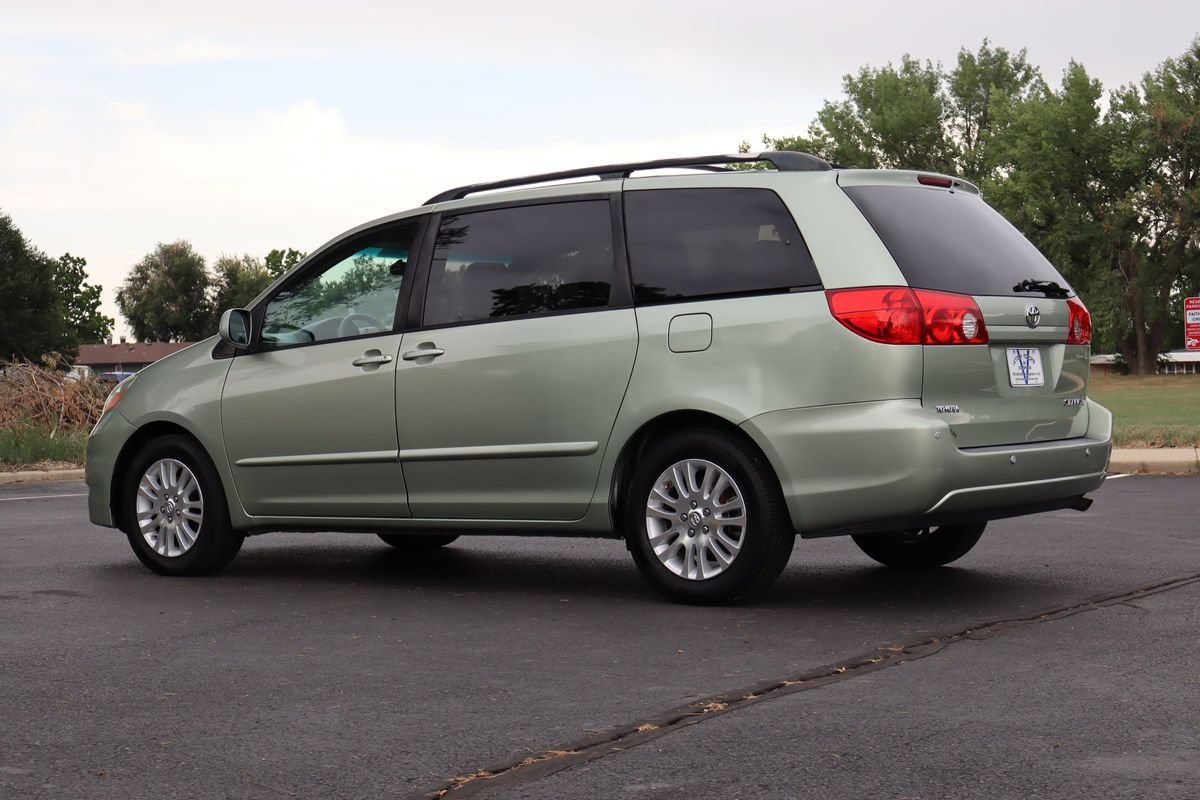 Used 2009 Toyota Sienna XLE FWD image 7