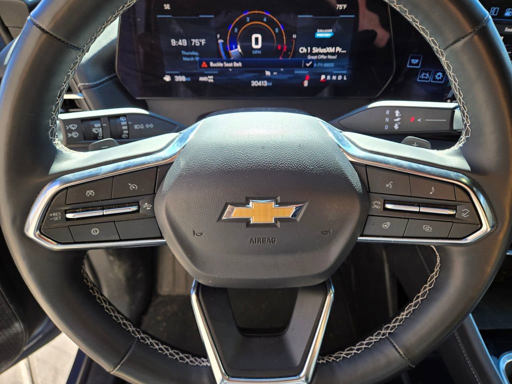 Used 2025 Chevrolet Traverse LT image 9