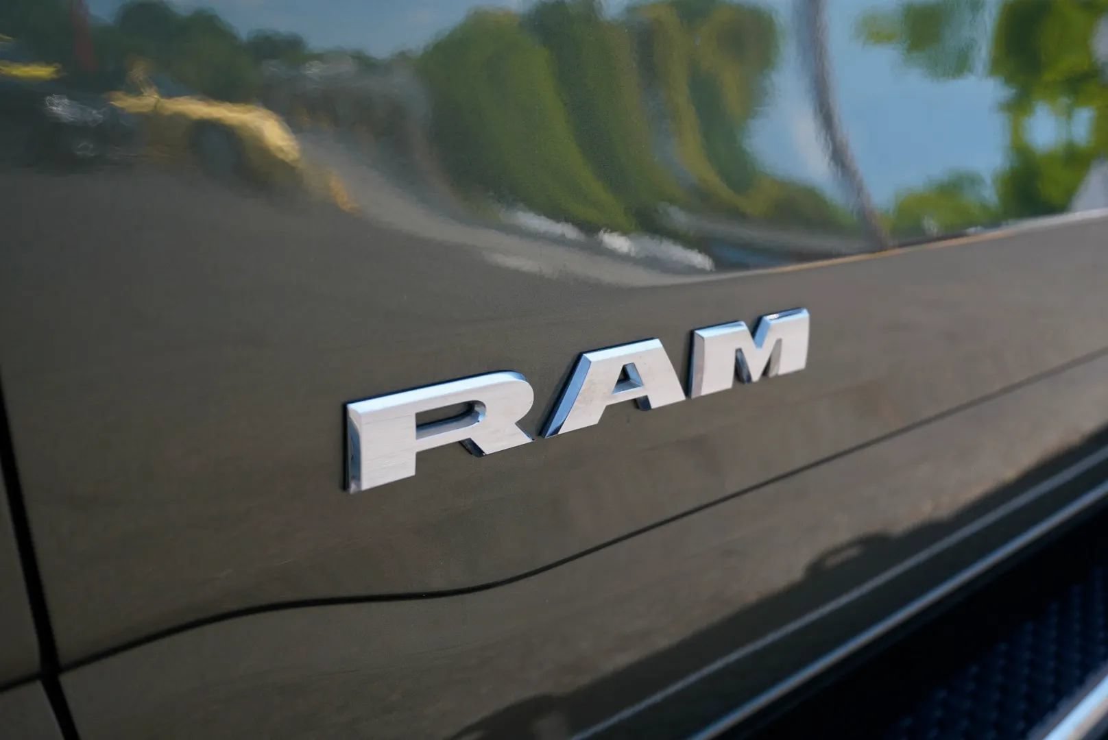 Used 2021 RAM 1500 Laramie AWD/4WD image 12