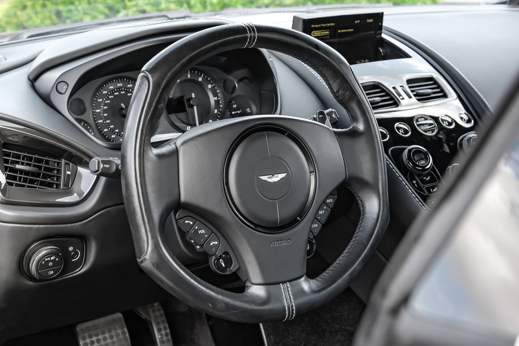 Used 2016 Aston Martin Vanquish Coupe RWD image 10