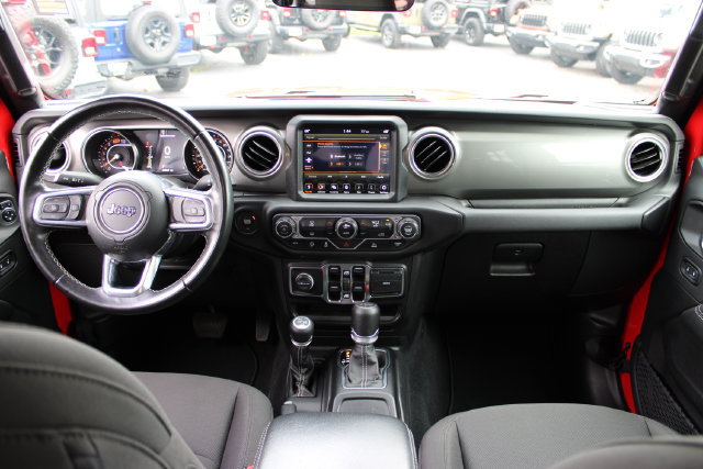 Used 2022 Jeep Wrangler Unlimited Sahara AWD/4WD image 40