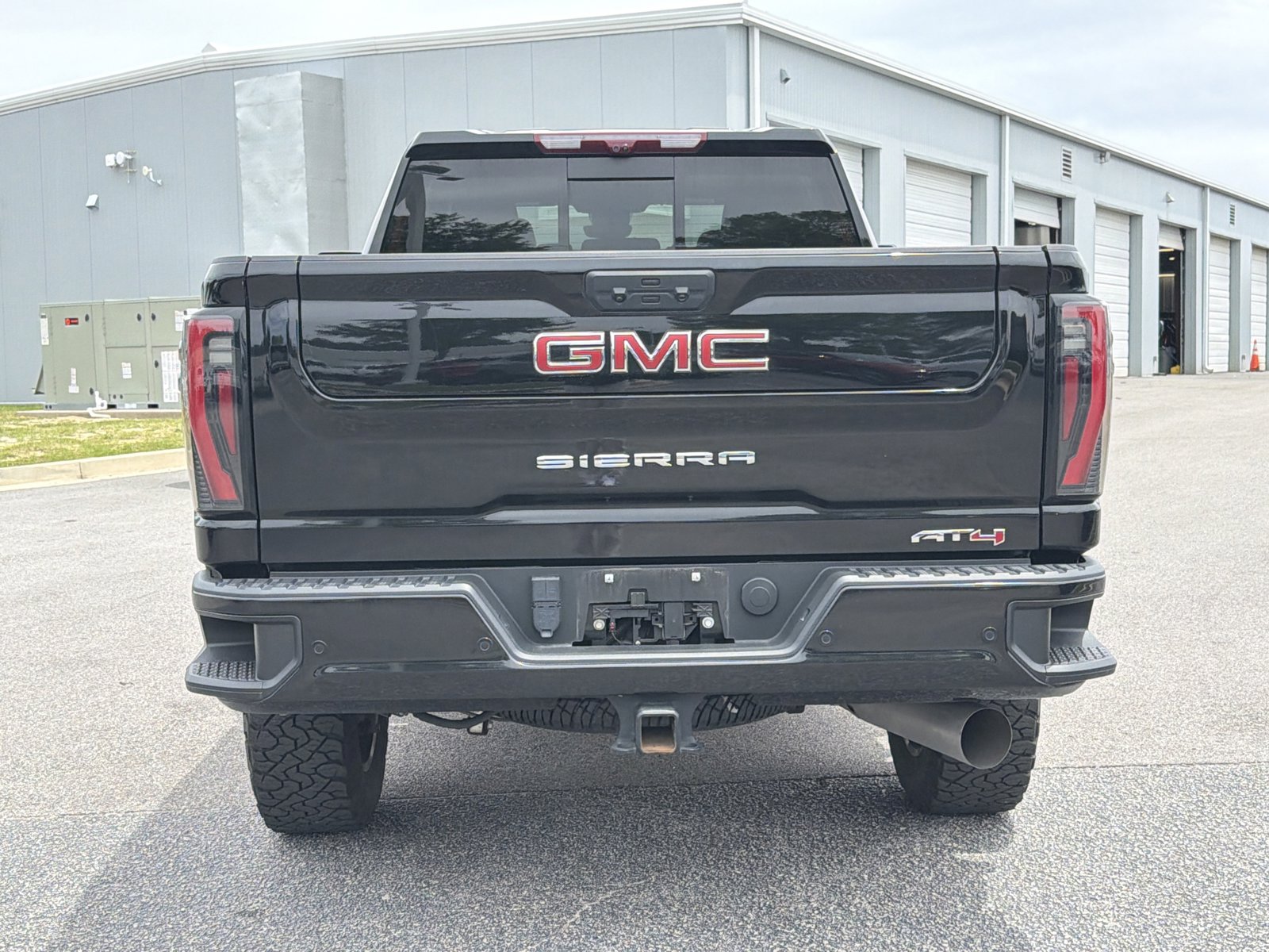 Used 2024 GMC Sierra 2500 AT4 w/ AT4 Premium Plus Package AWD/4WD image 12