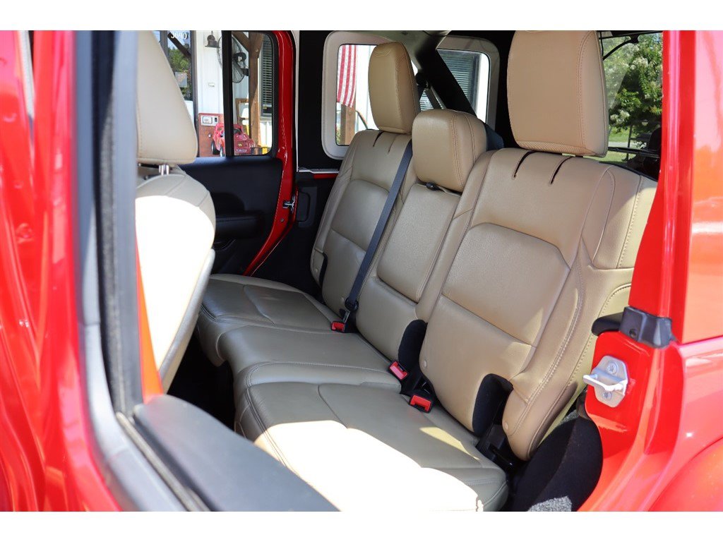 Used 2018 Jeep Wrangler Unlimited Rubicon AWD/4WD image 12