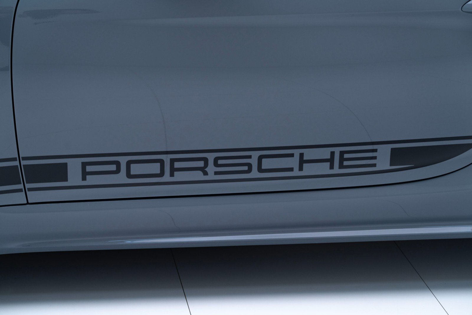 New 2025 Porsche 718 Cayman image 13