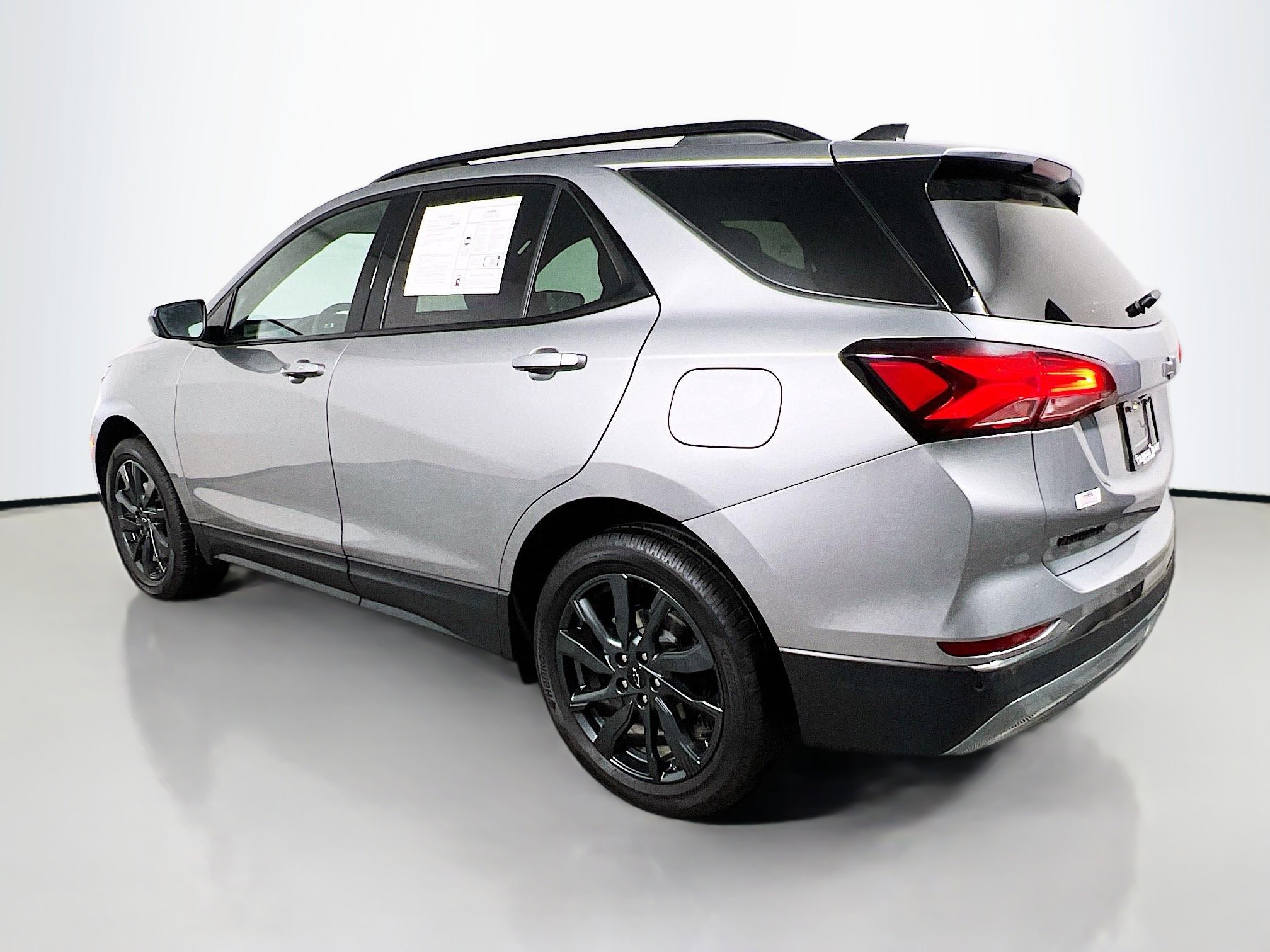 Used 2023 Chevrolet Equinox RS image 8